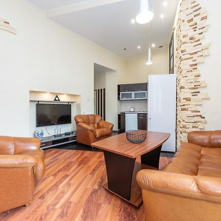 Comfortable Apartment On Mikhaylovskiy Lane เคียฟ ภายนอก รูปภาพ