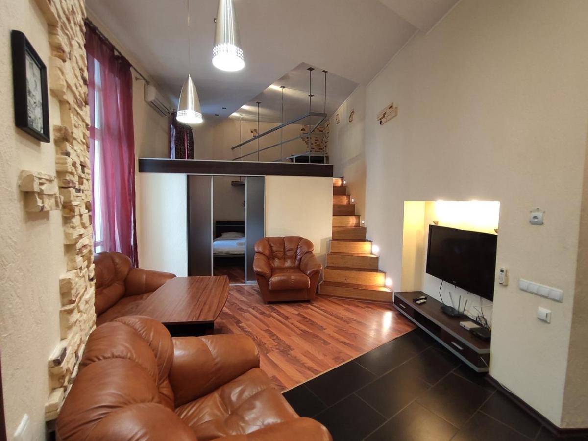 Comfortable Apartment On Mikhaylovskiy Lane เคียฟ ภายนอก รูปภาพ