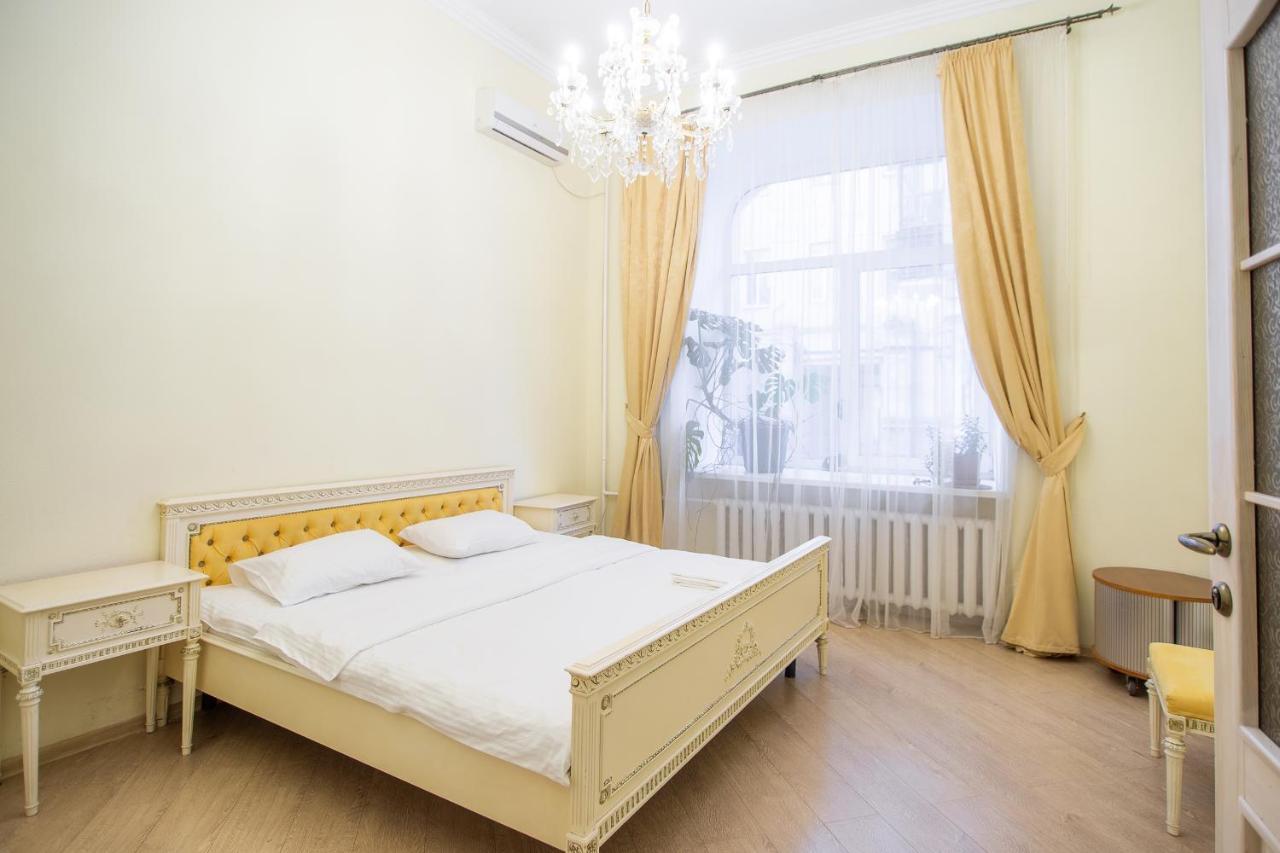 Comfortable Apartment On Mikhaylovskiy Lane เคียฟ ภายนอก รูปภาพ