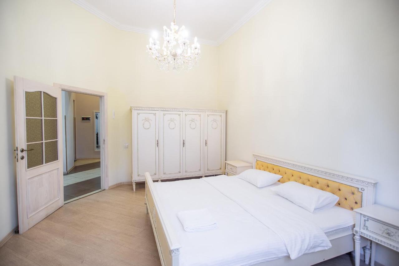 Comfortable Apartment On Mikhaylovskiy Lane เคียฟ ภายนอก รูปภาพ