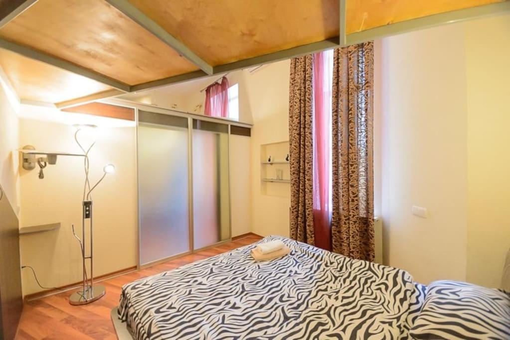 Comfortable Apartment On Mikhaylovskiy Lane เคียฟ ภายนอก รูปภาพ