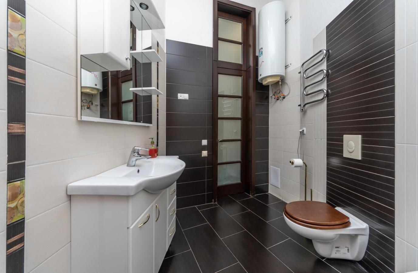 Comfortable Apartment On Mikhaylovskiy Lane เคียฟ ภายนอก รูปภาพ