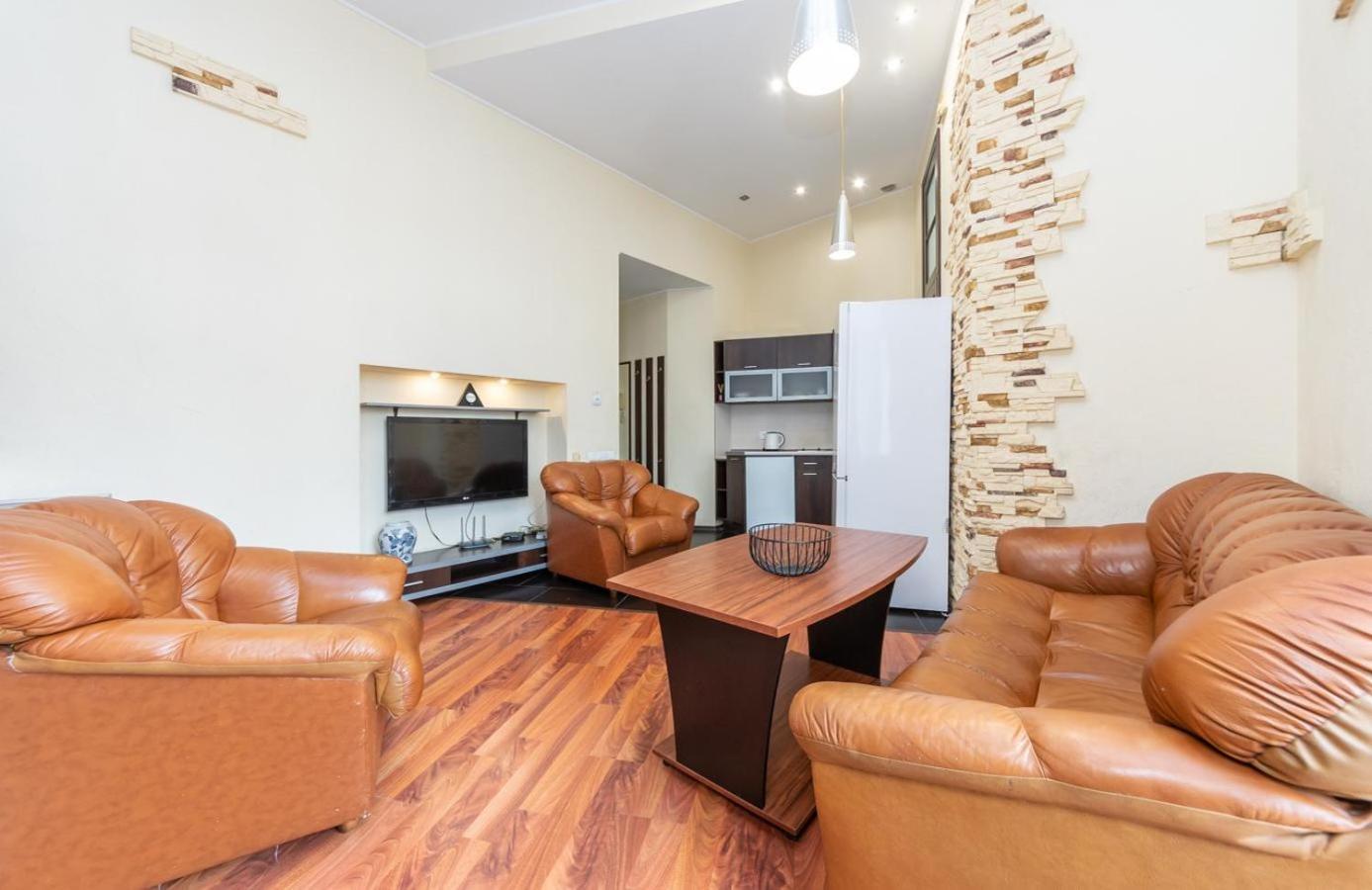 Comfortable Apartment On Mikhaylovskiy Lane เคียฟ ภายนอก รูปภาพ
